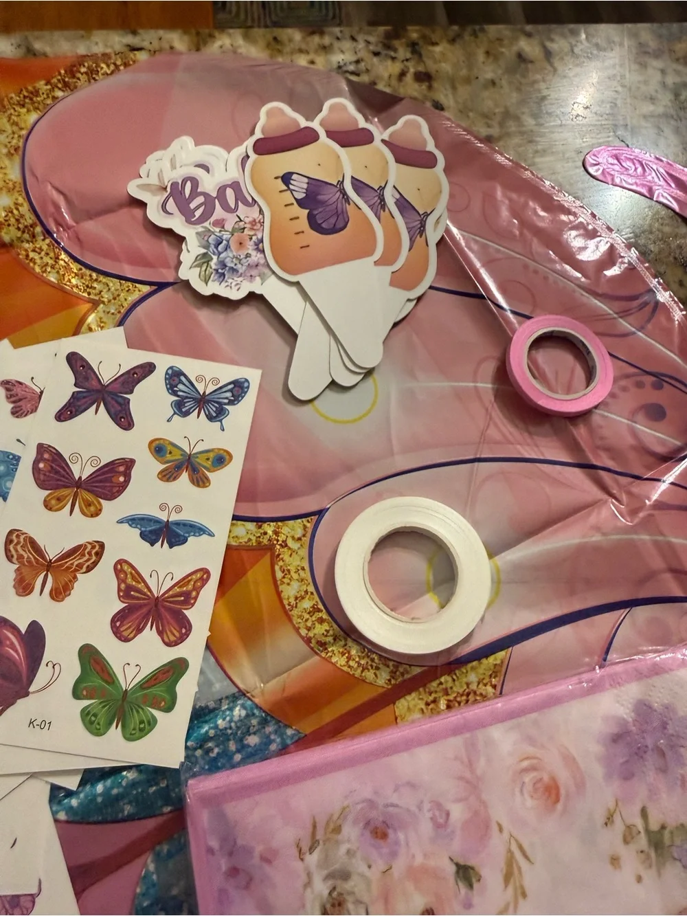 Pinkerton Butterfly Party Supplies Kit - Party Decorations and Tableware